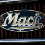 293-47-Mack-Truck_02_1800-sig