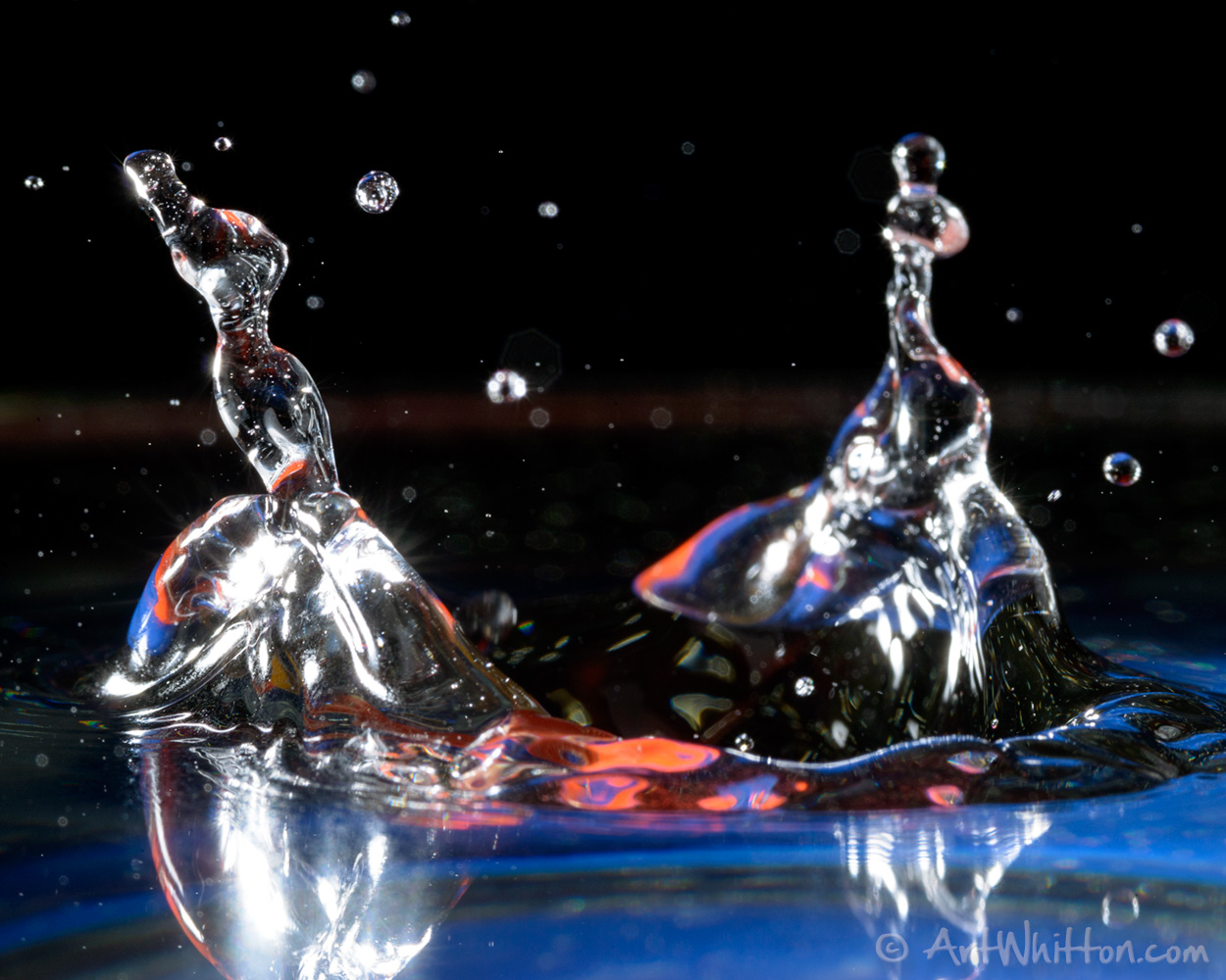 Вода на горячей поверхности. Ронни Тертнес норвежский фотограф. Рони Тертнес капли дождя. Норвежский фотограф Ронни Тертнес капли дождя. Танцующие капли воды.